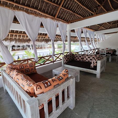 Rafiki Tamu Residential Resort Ватаму Екстериор снимка