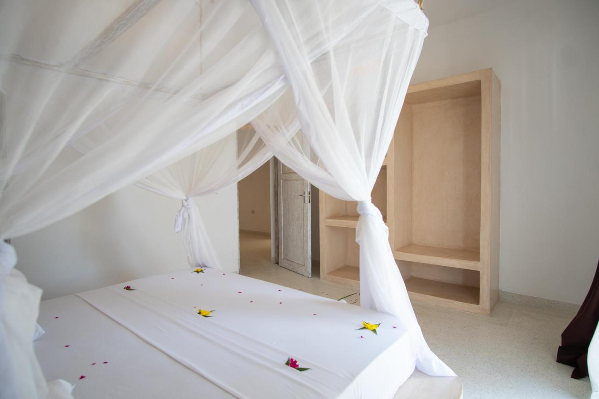 Rafiki Tamu Residential Resort Ватаму Екстериор снимка