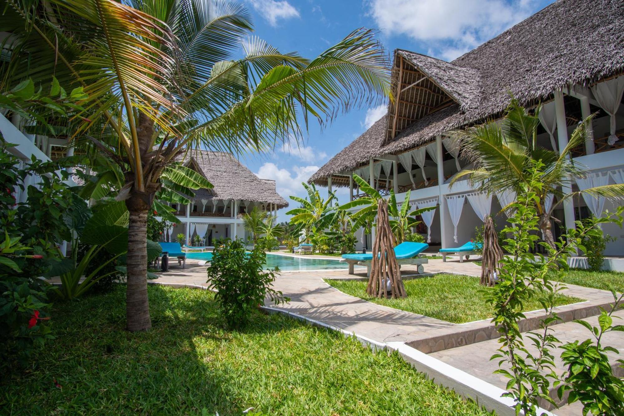 Rafiki Tamu Residential Resort Ватаму Екстериор снимка