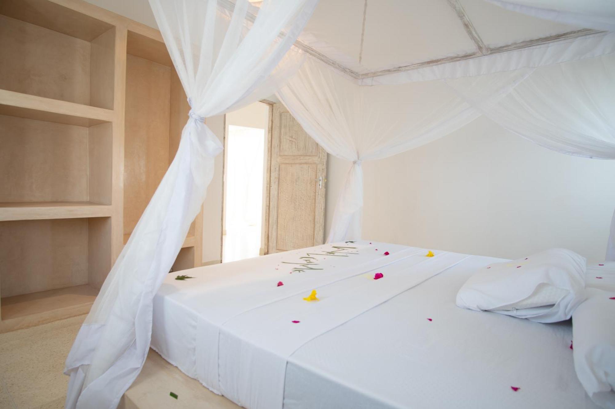 Rafiki Tamu Residential Resort Ватаму Екстериор снимка