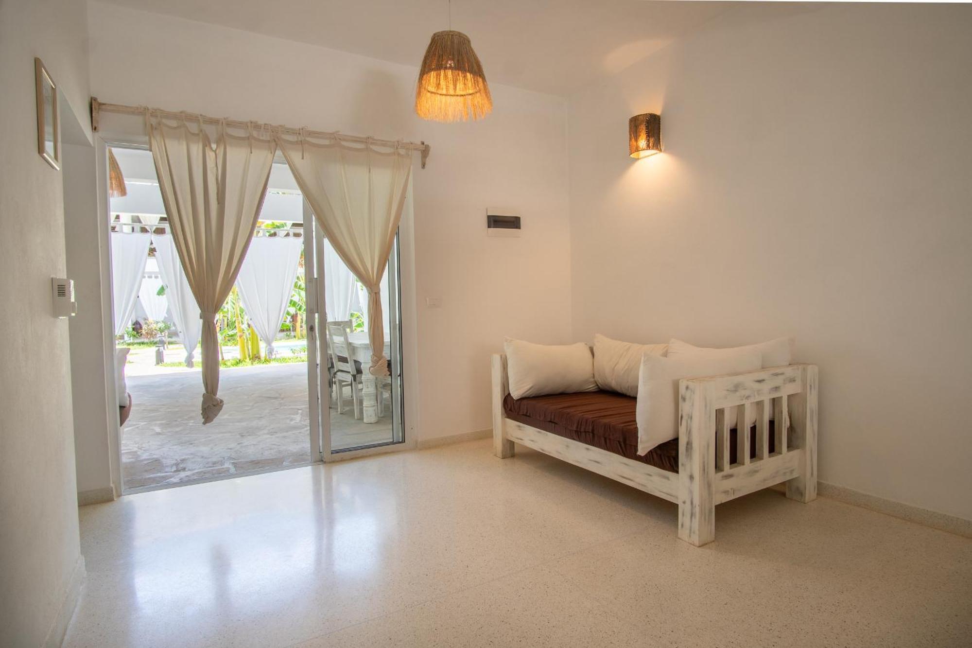 Rafiki Tamu Residential Resort Ватаму Екстериор снимка