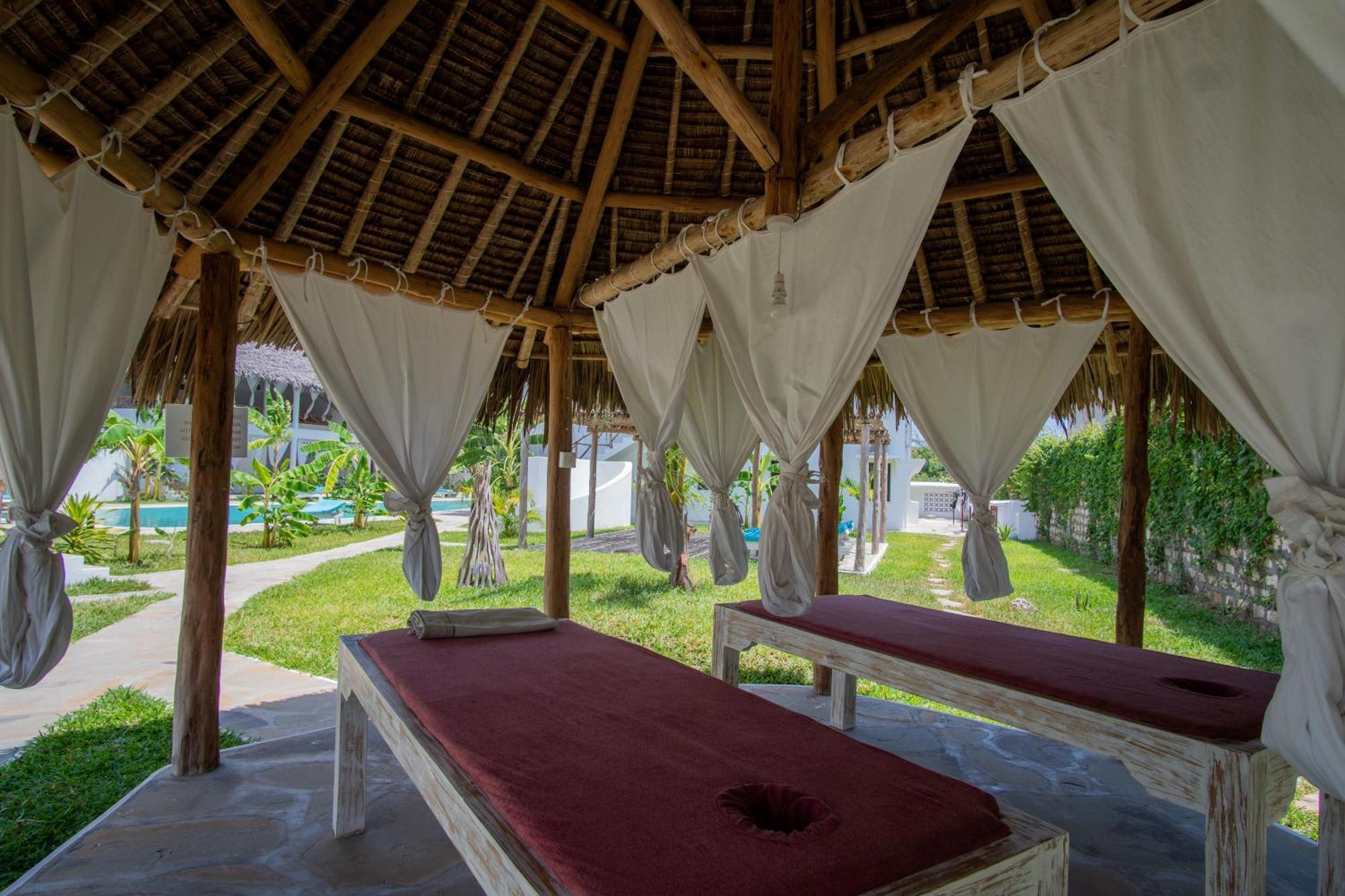 Rafiki Tamu Residential Resort Ватаму Екстериор снимка