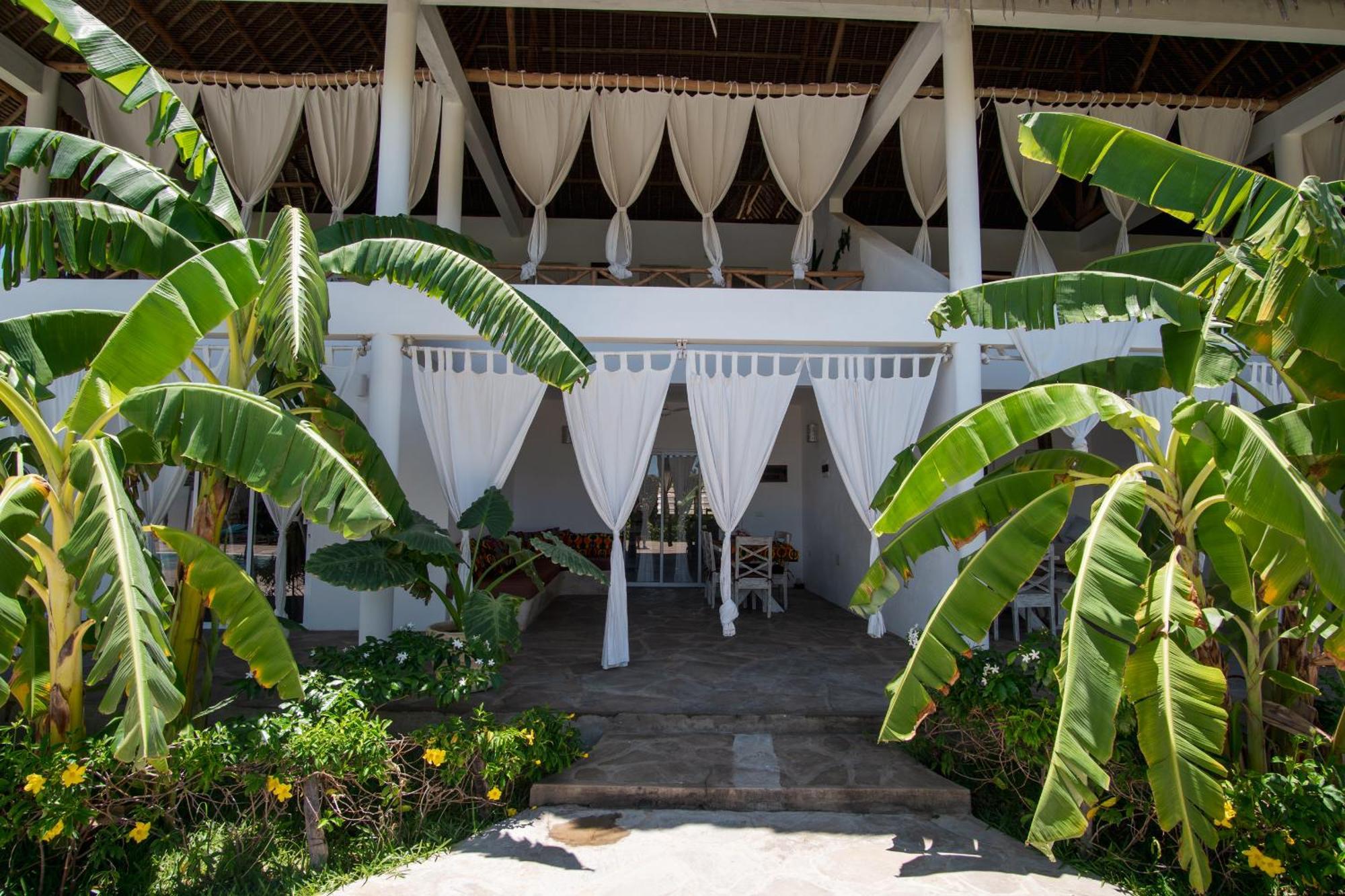 Rafiki Tamu Residential Resort Ватаму Екстериор снимка