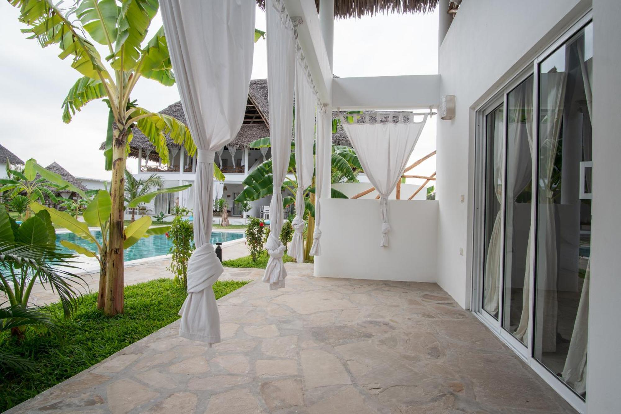 Rafiki Tamu Residential Resort Ватаму Екстериор снимка