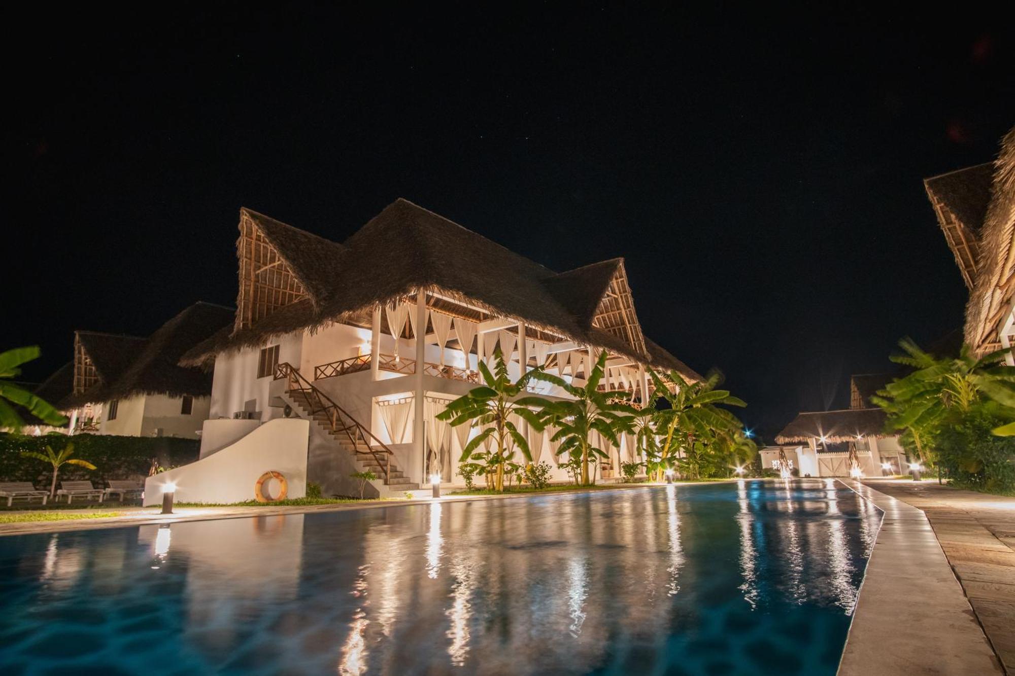 Rafiki Tamu Residential Resort Ватаму Екстериор снимка