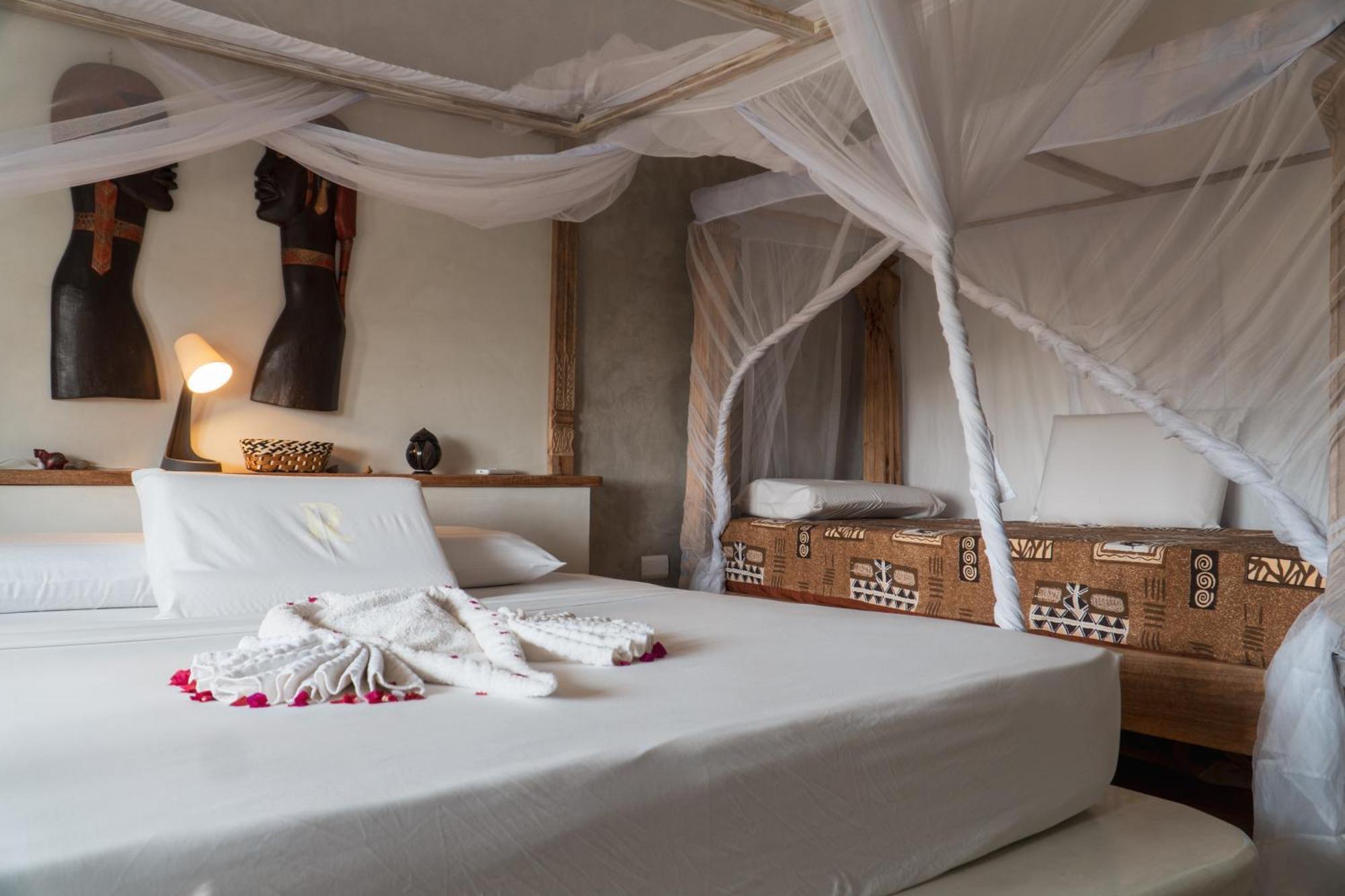 Rafiki Tamu Residential Resort Ватаму Екстериор снимка