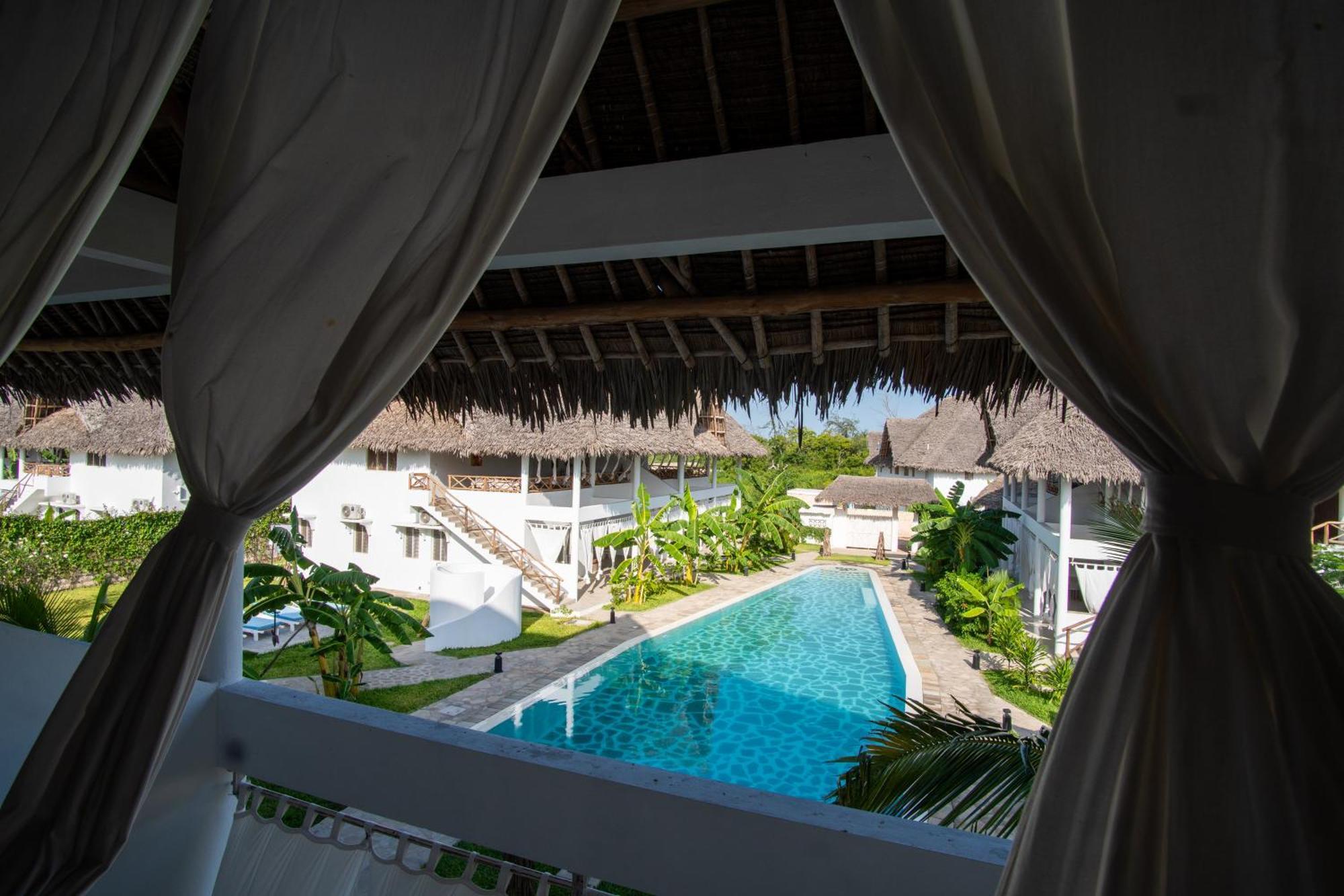 Rafiki Tamu Residential Resort Ватаму Екстериор снимка